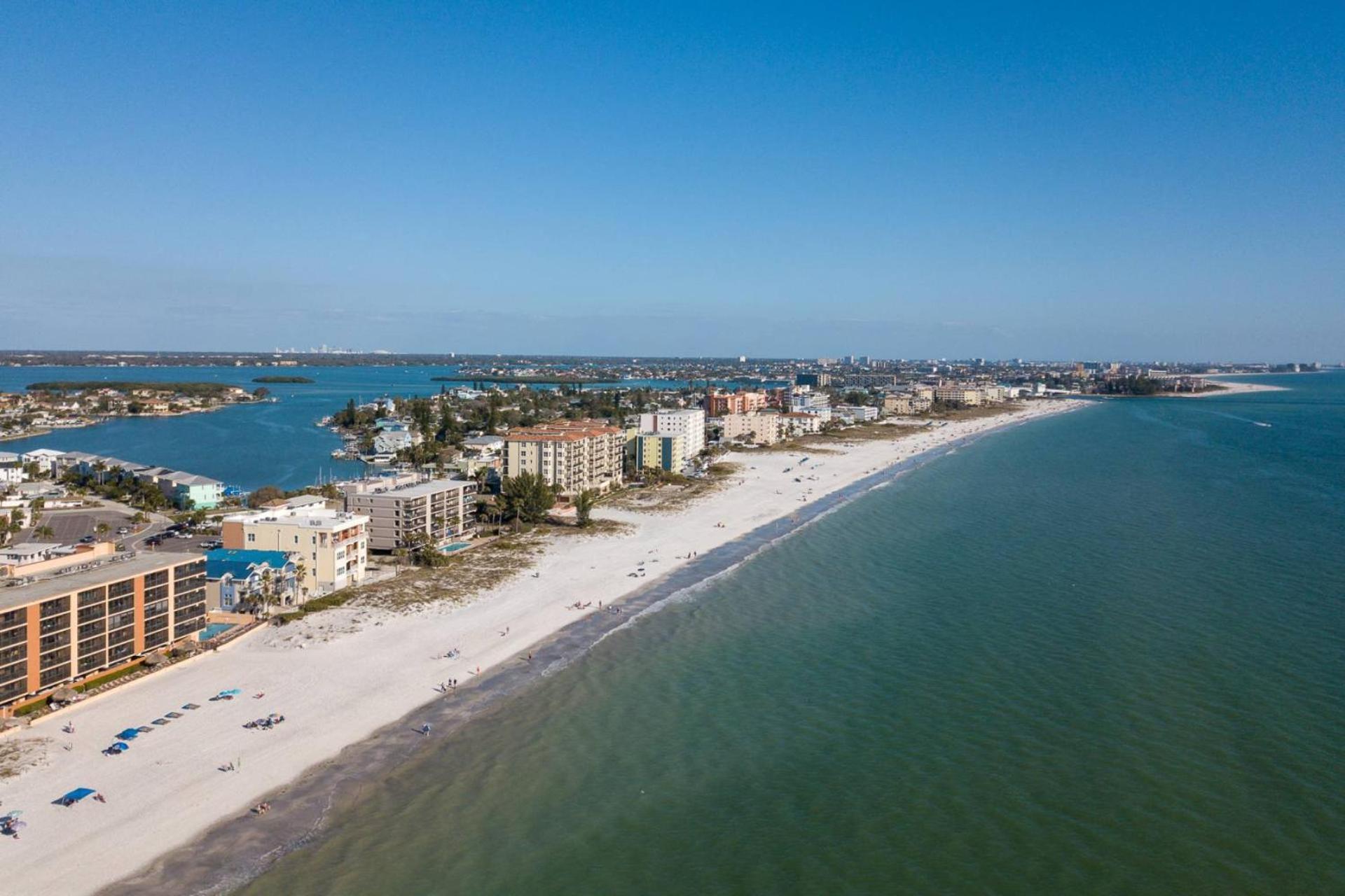 100 - Las Brisas St. Pete Beach Exterior foto